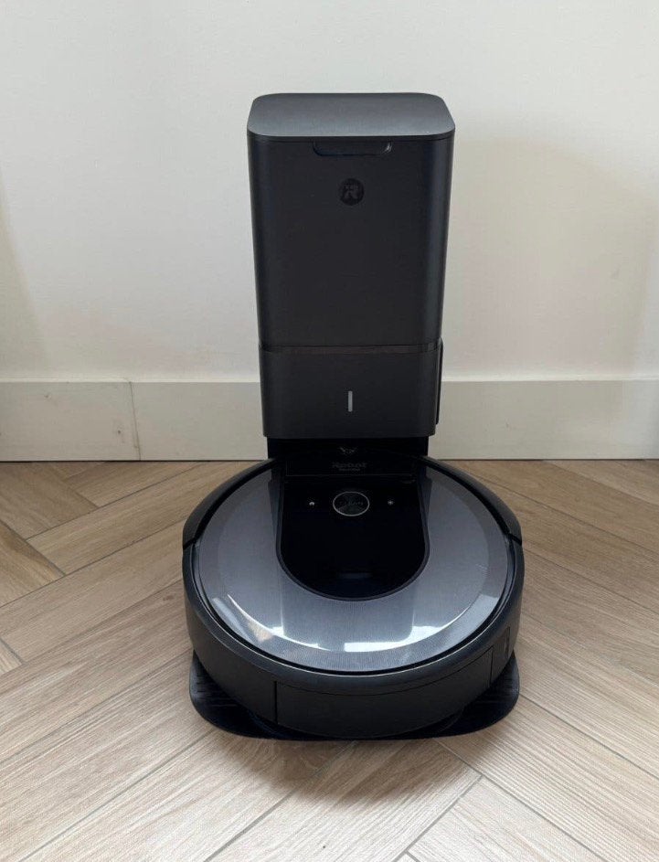 Irobot Roomba I8 roboststofzuiger + dweilfunctie, Elektronische apparatuur, Stofzuigers, Verzenden, Zo goed als nieuw, Dweilfunctie