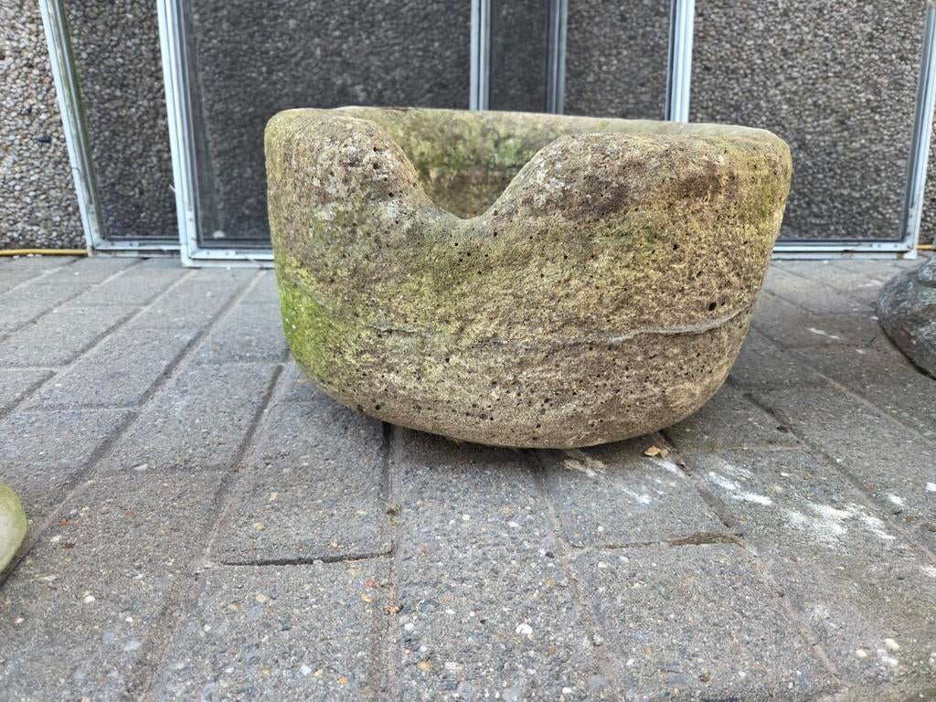 Stenen bloembak, Enlèvement