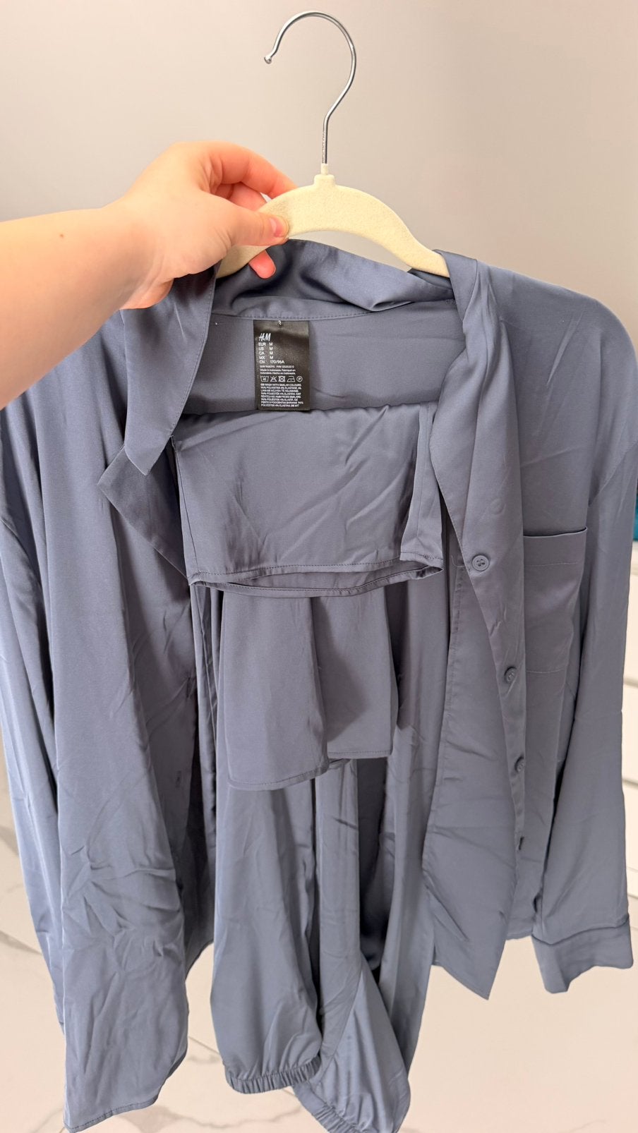 Ensemble H&M en satin gris M (38), Vêtements | Femmes, Taille 38/40 (M), Gris, Comme neuf, Costume ou Complet