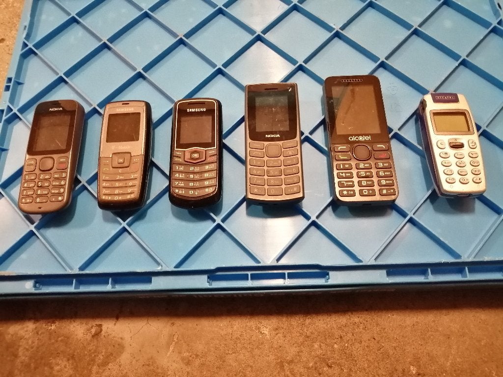 WEG=WEG!!! SETJE MOBIELE TELEFOONS DIVERSEN - ONGETEST, Envoi, Autres types