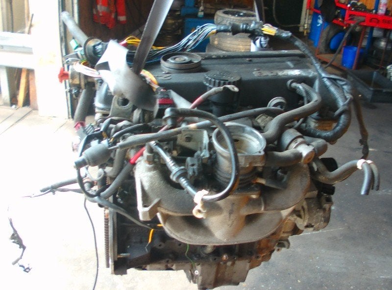 MOTEUR automaat. Saab 900 II (YS3D) (01-1993/02-1998), Saab-de-info@saabgroup.com, Marienbergstraße  96
90411  Nürnberg, DE, Utilisé