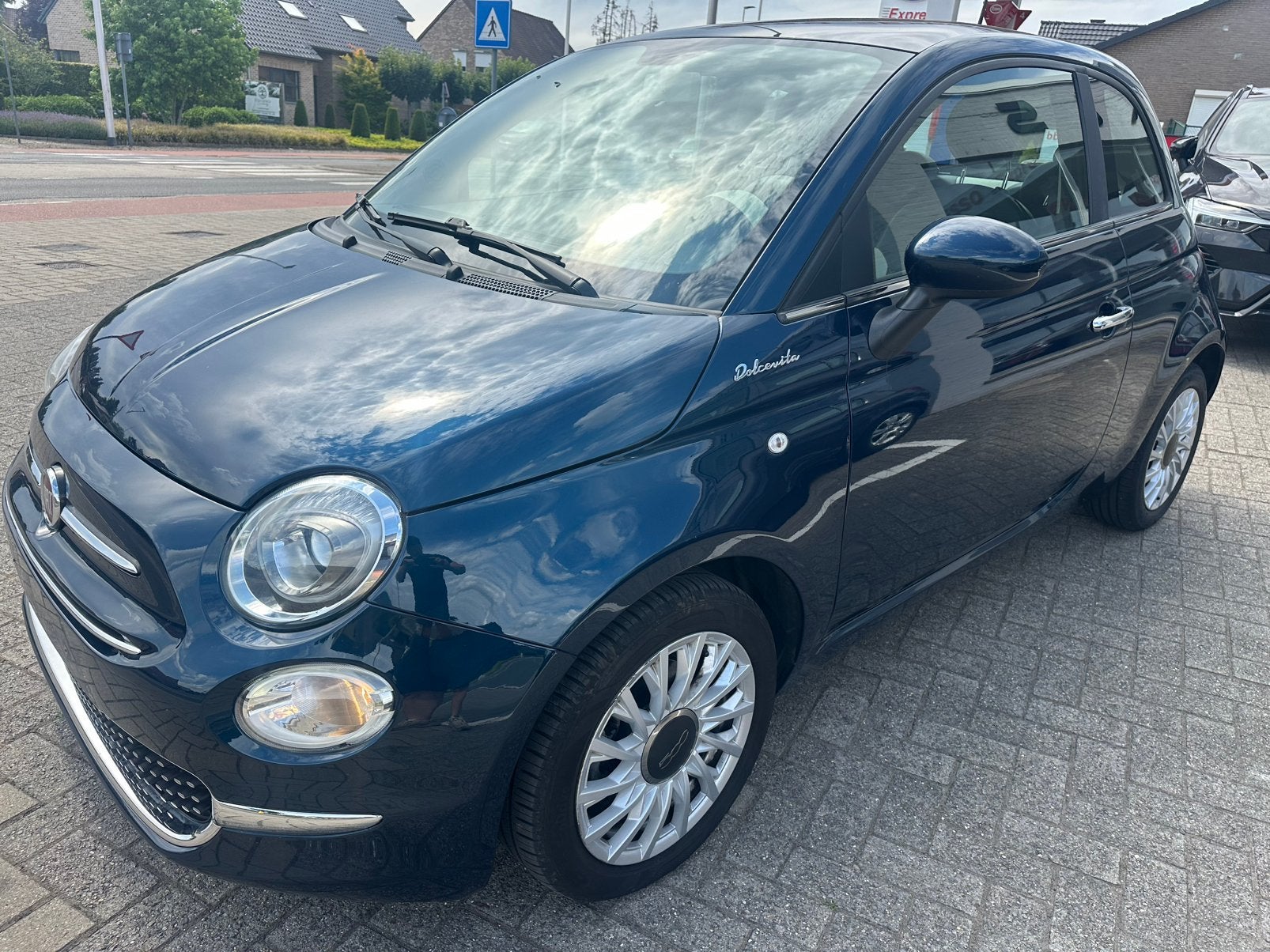 Fiat 500 Mild Hybride, Dolcevita uitvoering. Met garantie., Auto's, Voorwielaandrijving, 4 zetels, Euro 6, Blauw