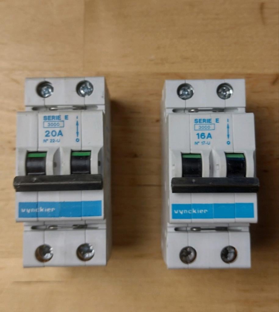 Vynckier automatische zekeringen 16A en 20A (21 stuks), Ophalen of Verzenden, Gebruikt, Overige typen