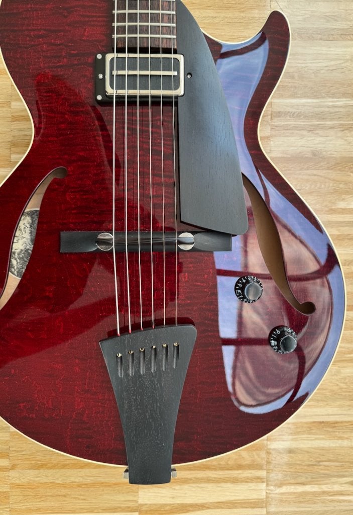 COLLINGS EASTSIDE JAZZ LC MERLOT & CARR RAMBLER, Hollow body, Met versterker, Zo goed als nieuw, Ophalen
