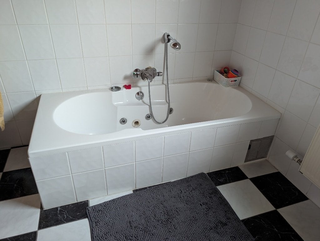 Acryl bad met massagefunctie (incl. badkraan), Doe-het-zelf en Bouw, Sanitair, Ophalen, Gebruikt, Chroom, Bad