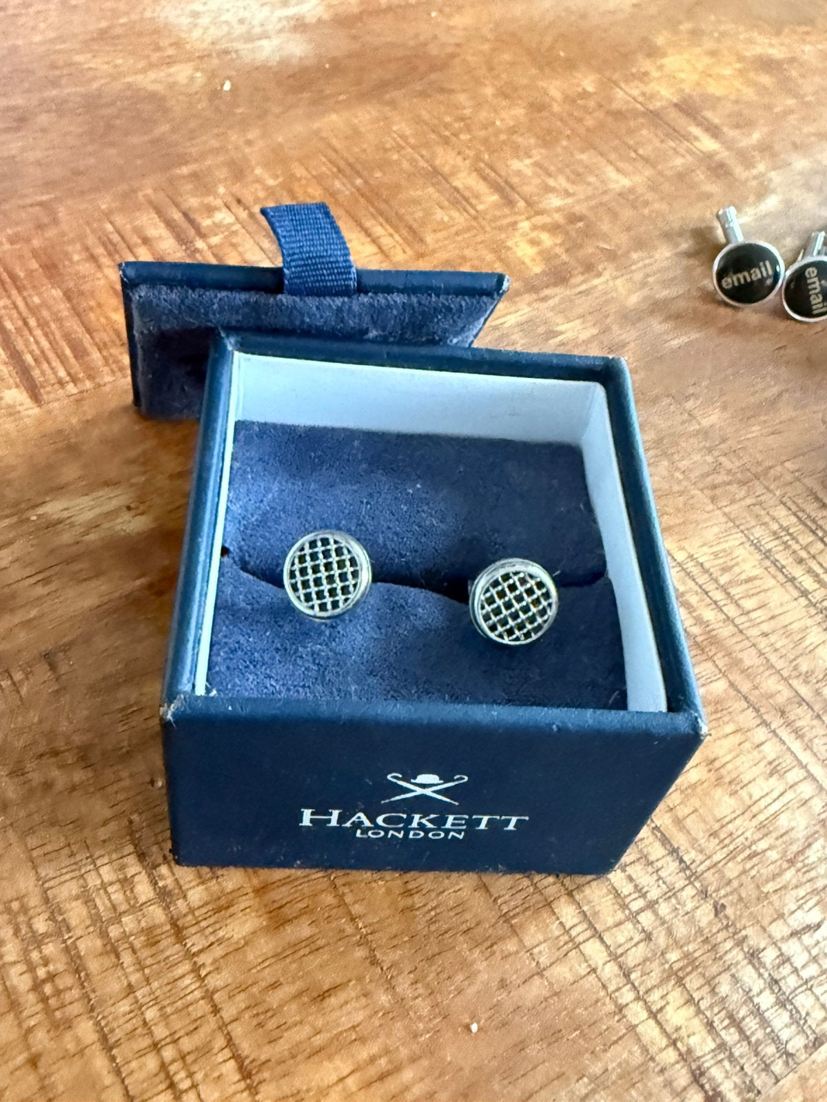 Boutons de manchette avec sa boite, Bijoux, Sacs & Beauté, Boutons de manchette, Enlèvement ou Envoi, Comme neuf