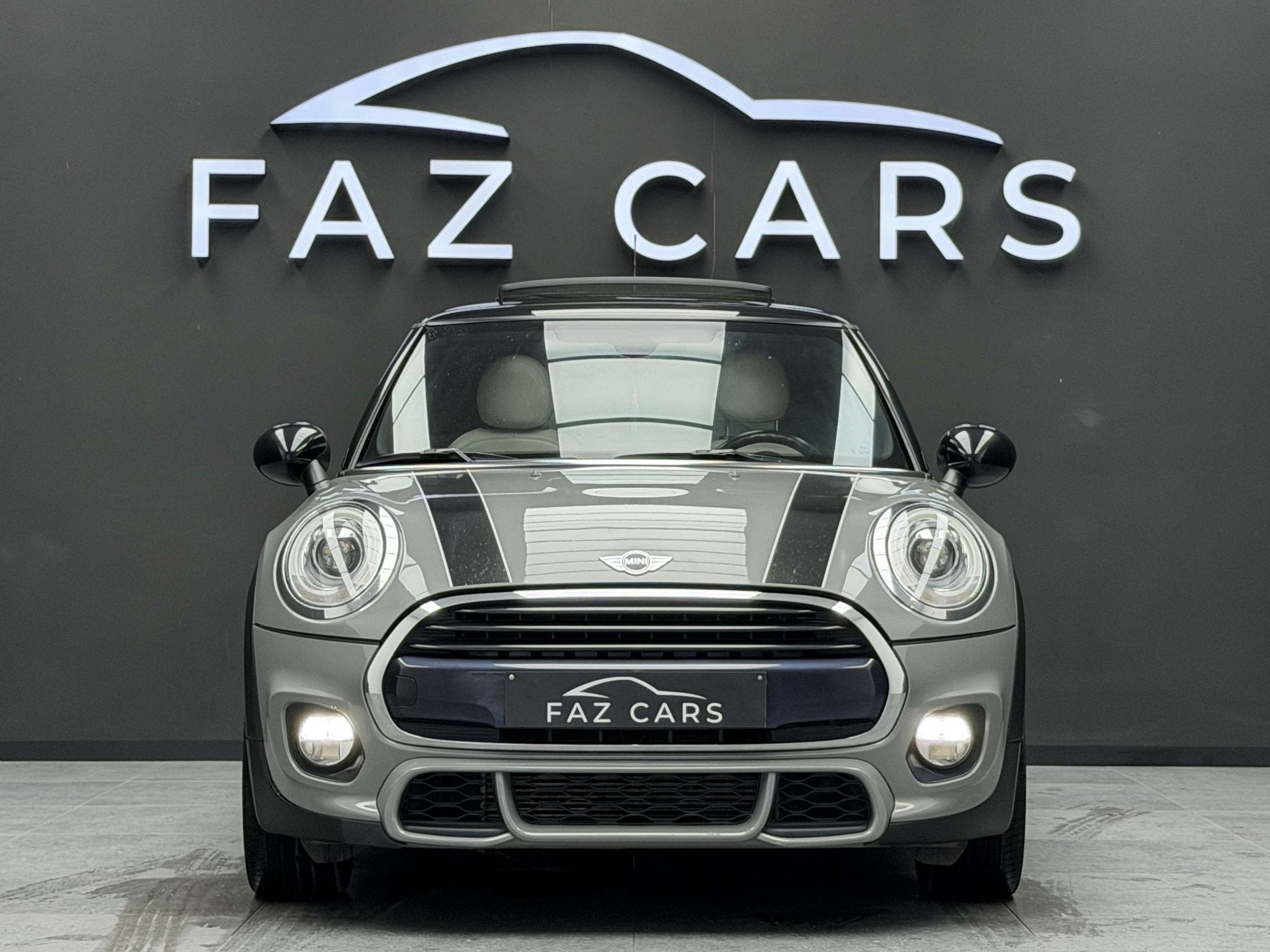 MINI Cooper D 1.5 D *1ER PROP + ÉDITION JCW + JANTES + GARA, Auto's, Voorwielaandrijving, Gebruikt, 116 pk, Leder