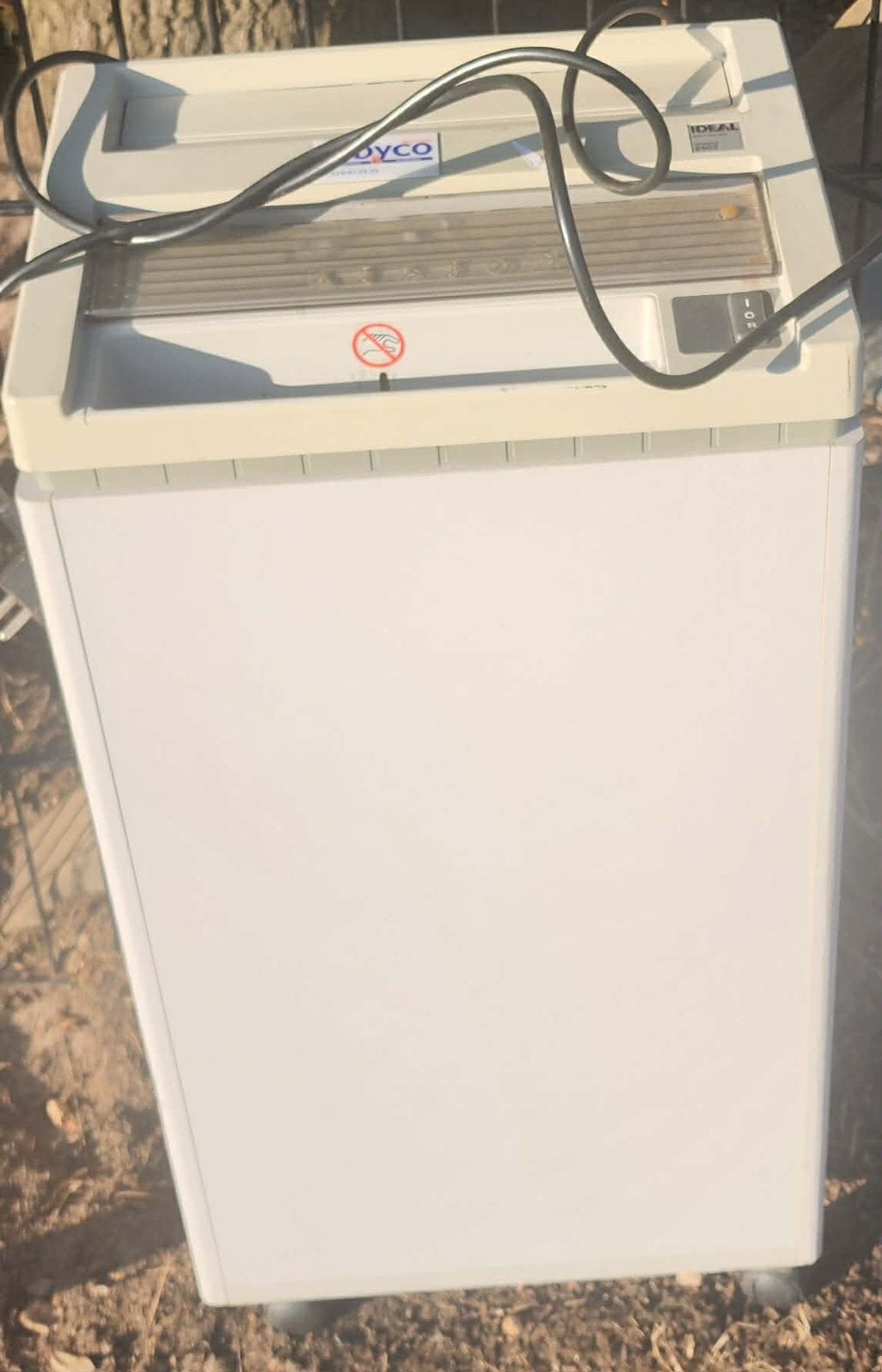 Paper and carton shredder, Ophalen of Verzenden, Zo goed als nieuw