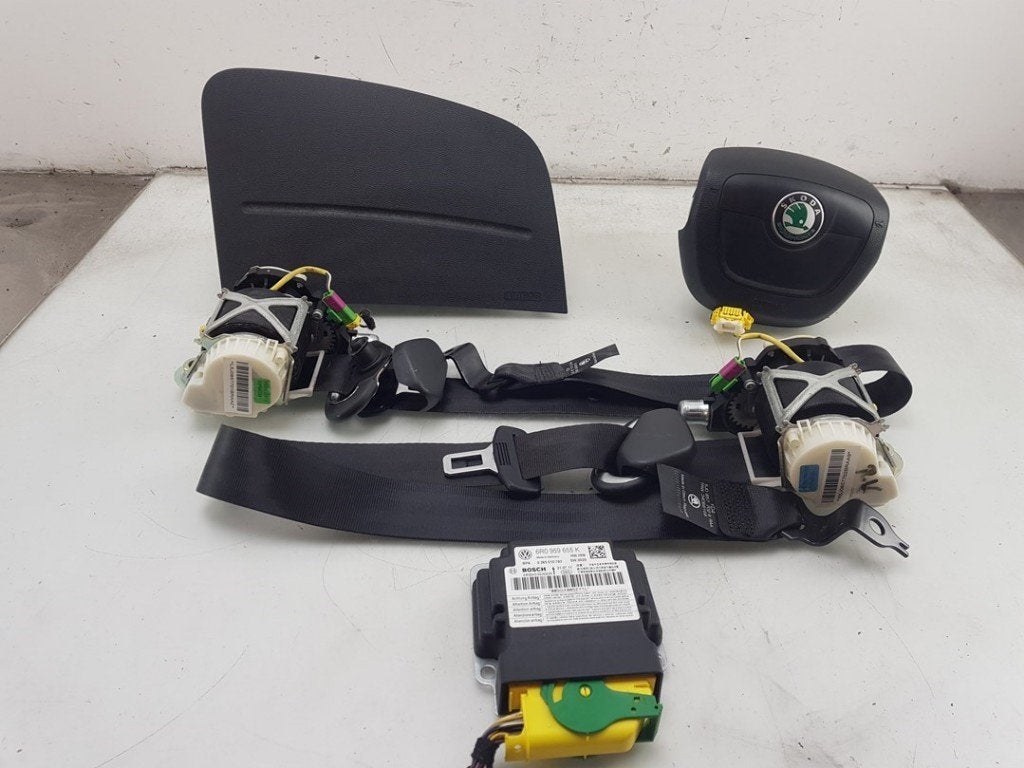 AIRBAG ENSEMBLE + ORDINATEUR Skoda Fabia II (5J), Utilisé, Info@skoda-auto.de, Skoda, Max-Planck-Straße  3-5
64331  Weiterstadt, DE