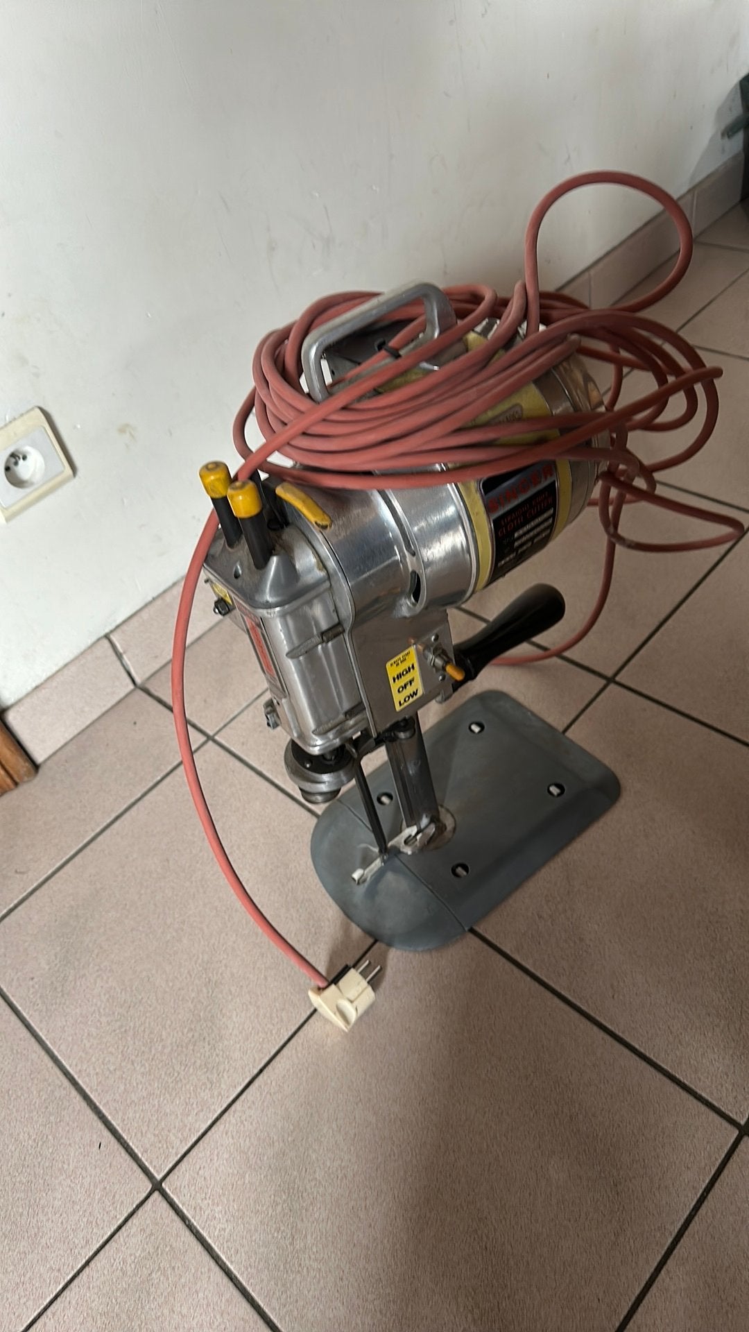 Singer cutter, Hobby en Vrije tijd, Ophalen, Gebruikt, Singer, Accessoires