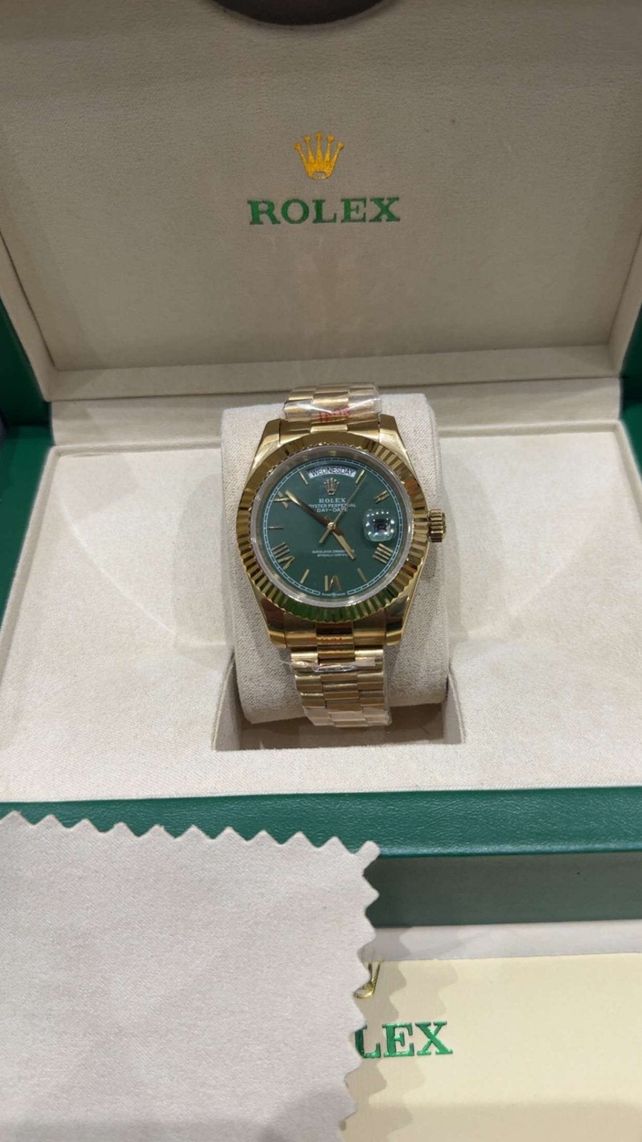 Rolex horloge goudkleurig met groene wijzerplaat, Bijoux, Sacs & Beauté, Montres | Hommes, Enlèvement ou Envoi, Comme neuf, Rolex