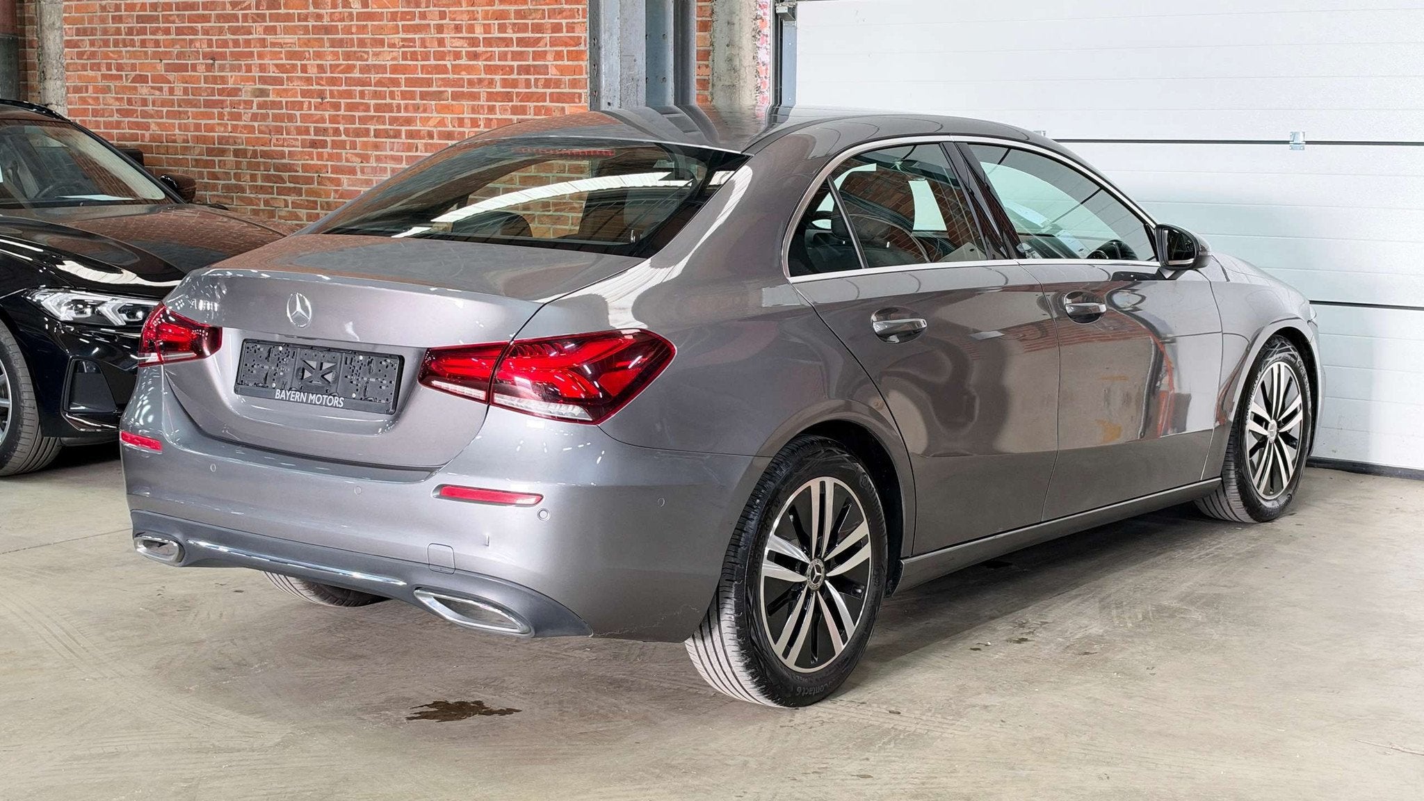 Mercedes-Benz A 180 Sedan*Garantie*Benzine*Sfeerverlichting*, Auto's, Xenon verlichting, Gebruikt, 4 cilinders, Leder