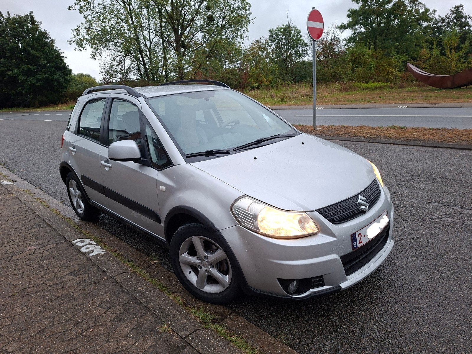 Suzuki SX4 1.6i 107ch 79kw Outdoor, Autos, Argent ou Gris, Noir, 5 portes, 5 places
