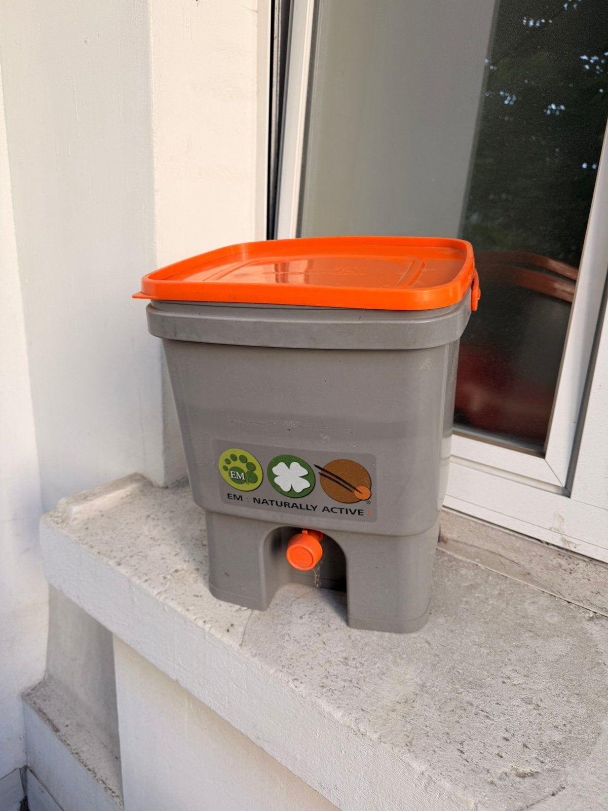 Boskashi compost emmer, Ophalen, Compost