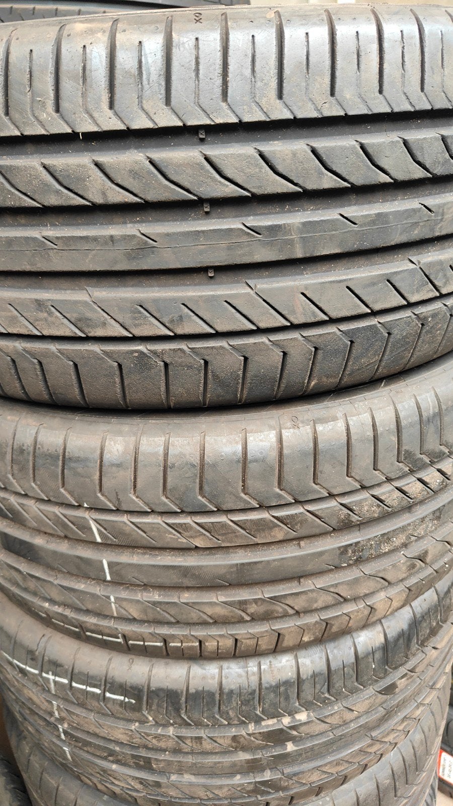235/45r17 94w continental 7mm 80€ per stuk met montage, Ophalen