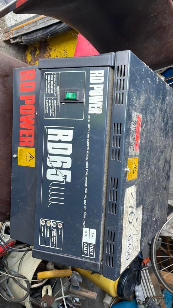 chargeur 24 V, Informatique & Logiciels, Enlèvement, Comme neuf