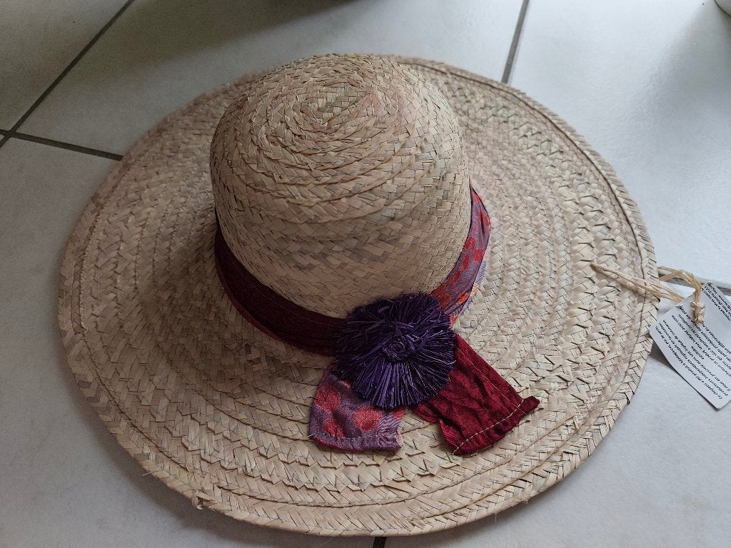 Chapeau dame avec ruban et fleur. T : 57., Kleding | Dames, Hoeden en Petten, Ophalen, 56 of 57 cm (M, 7 of 7⅛ inch), Hoed, Nieuw