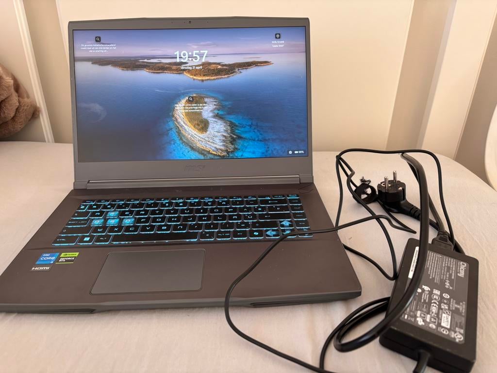 MSI Thin 15 RTX 3050 Gaming Laptop – i5 – 16GB, Ophalen, Zo goed als nieuw, Gaming, SSD