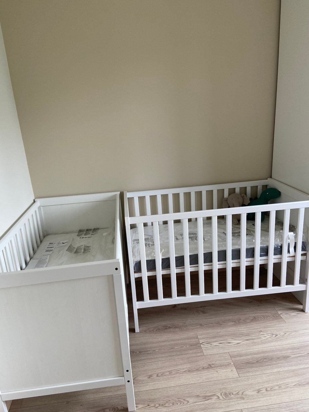 2 IKEA SUNDVIK peuterbedjes inclusief kwaliteitsmatras, Enlèvement, Comme neuf