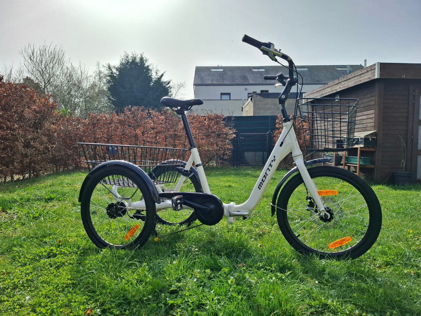 Tricycle Monty JOG 20 – Blanc – Très bon état – Peu utilisé, Vélos & Vélomoteurs, Pliable, Moins de 10 vitesses, Comme neuf, Monty
