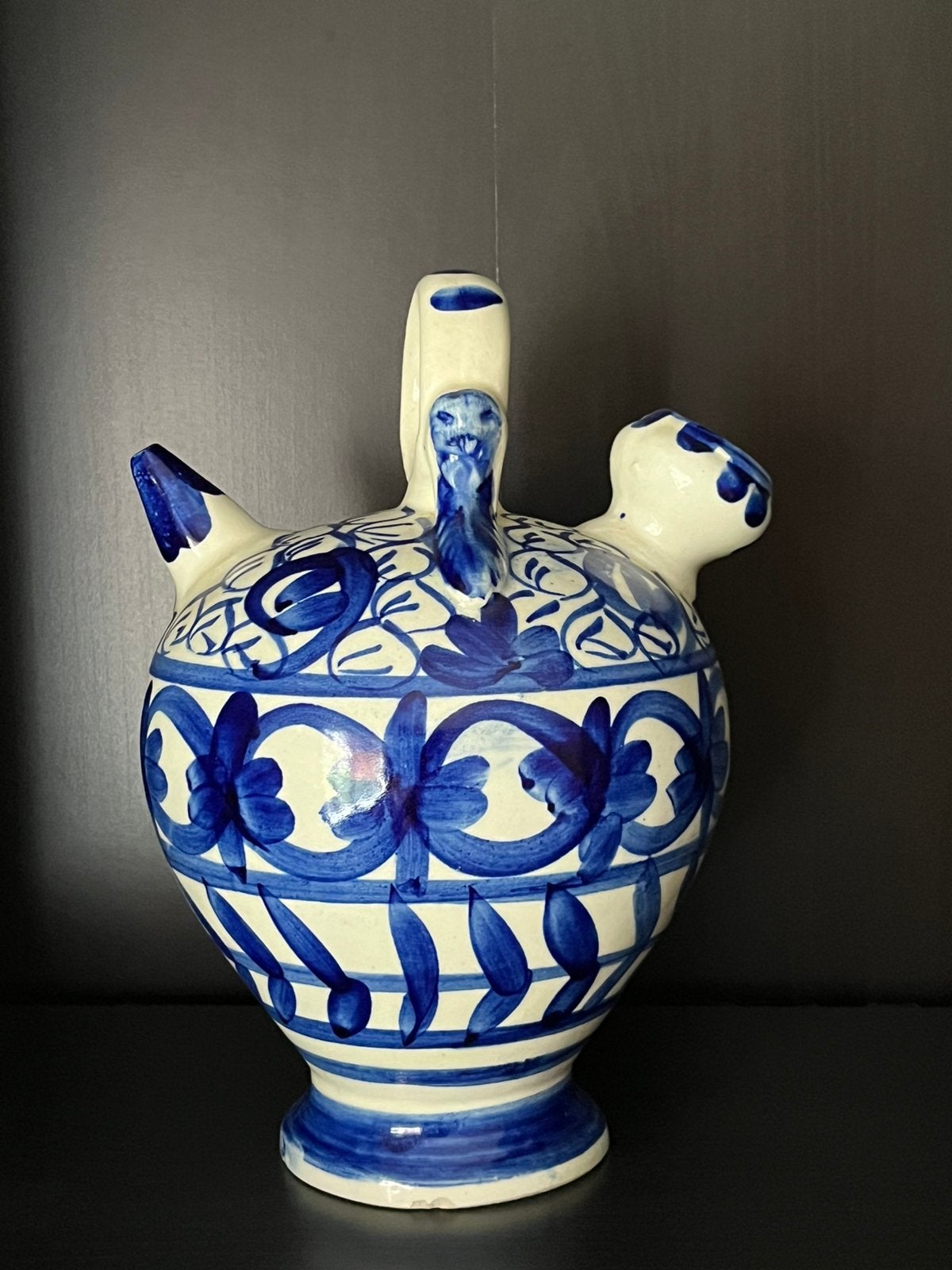 Carafe à eau décorative avec motif floral bleu et blanc, Enlèvement