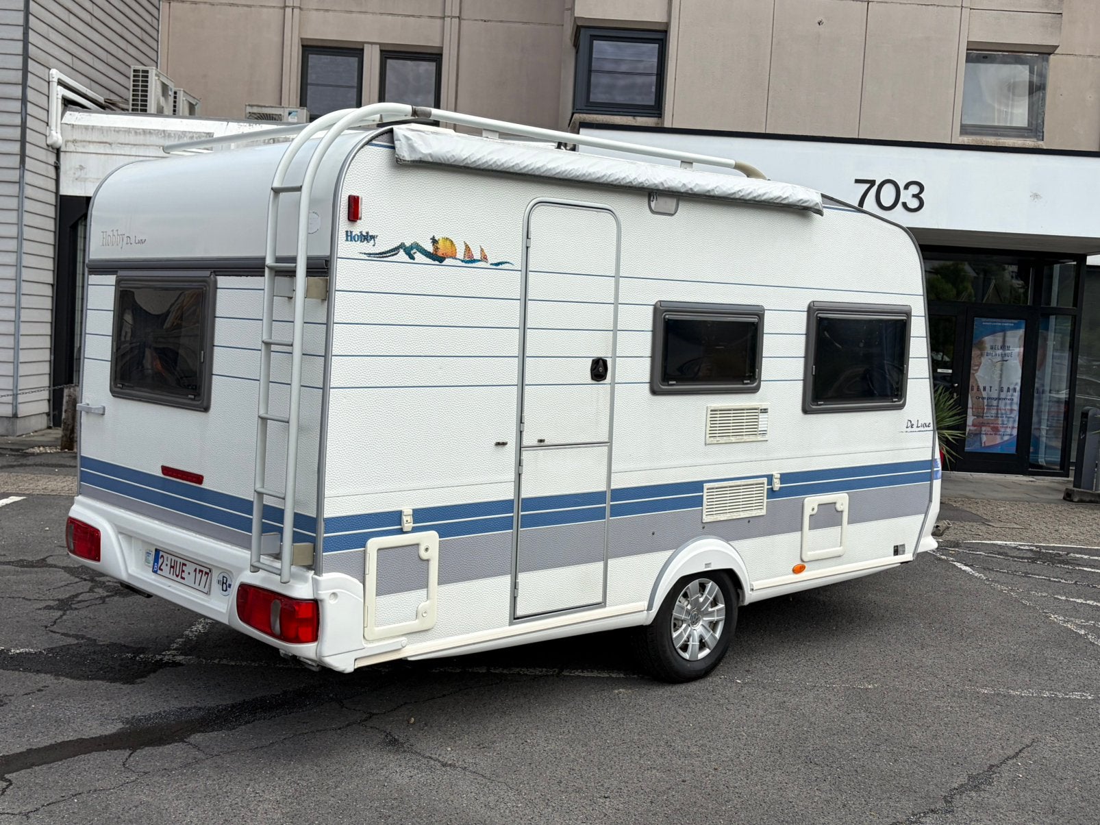 Caravan Hobby 400 Deluxe - Vastbed - Luifel - Inschrijfklaar, Particulier, Douche, Hobby