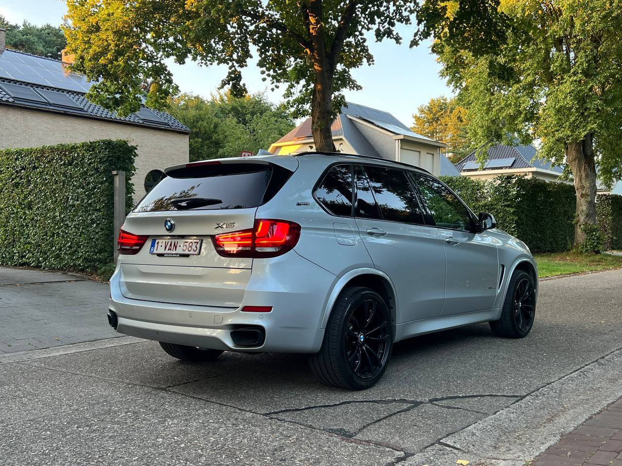 BMW X5 e40 elektrisch benzine m pakket, Auto's, Automaat, 4 cilinders, Elektrische koffer, Leder