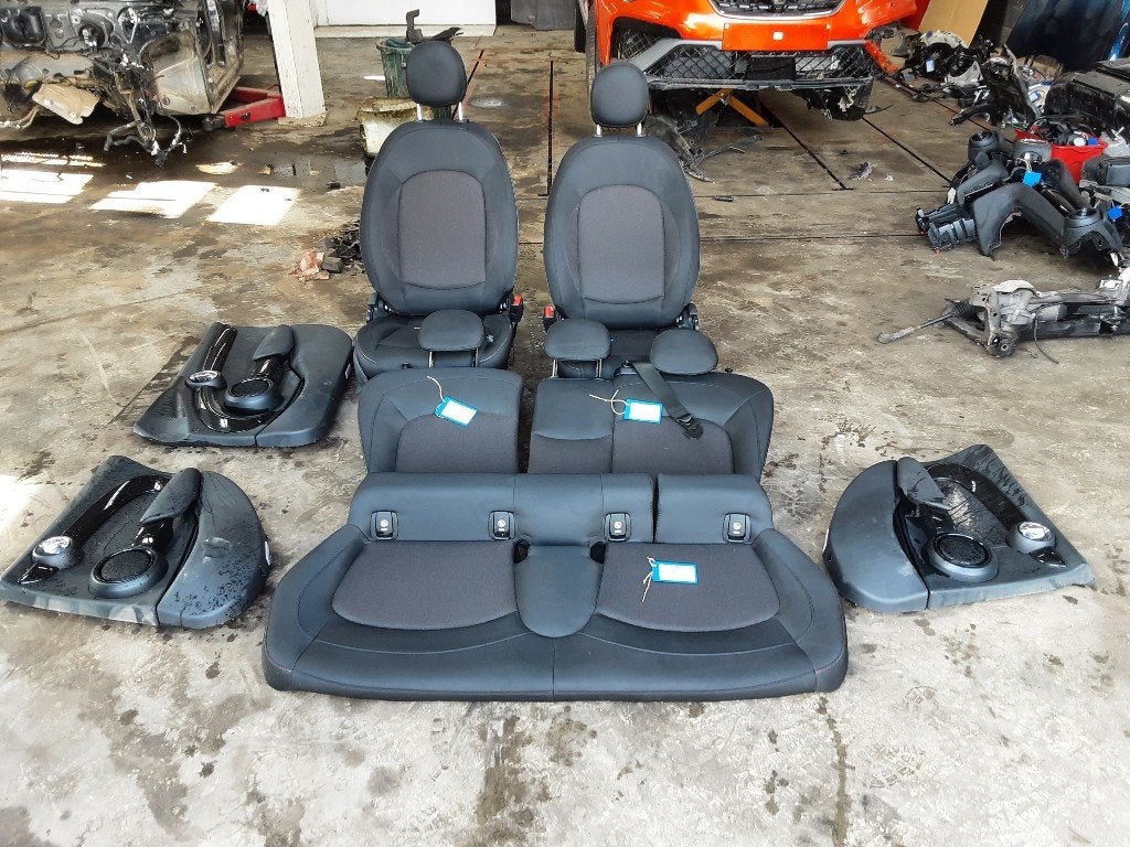 INTERIEUR COMPLET Mini Mini (F55) (CZ18185), Petuelring 130
80809  München, DE, Mini, Utilisé, Minikundenbetreuung@mini.de
