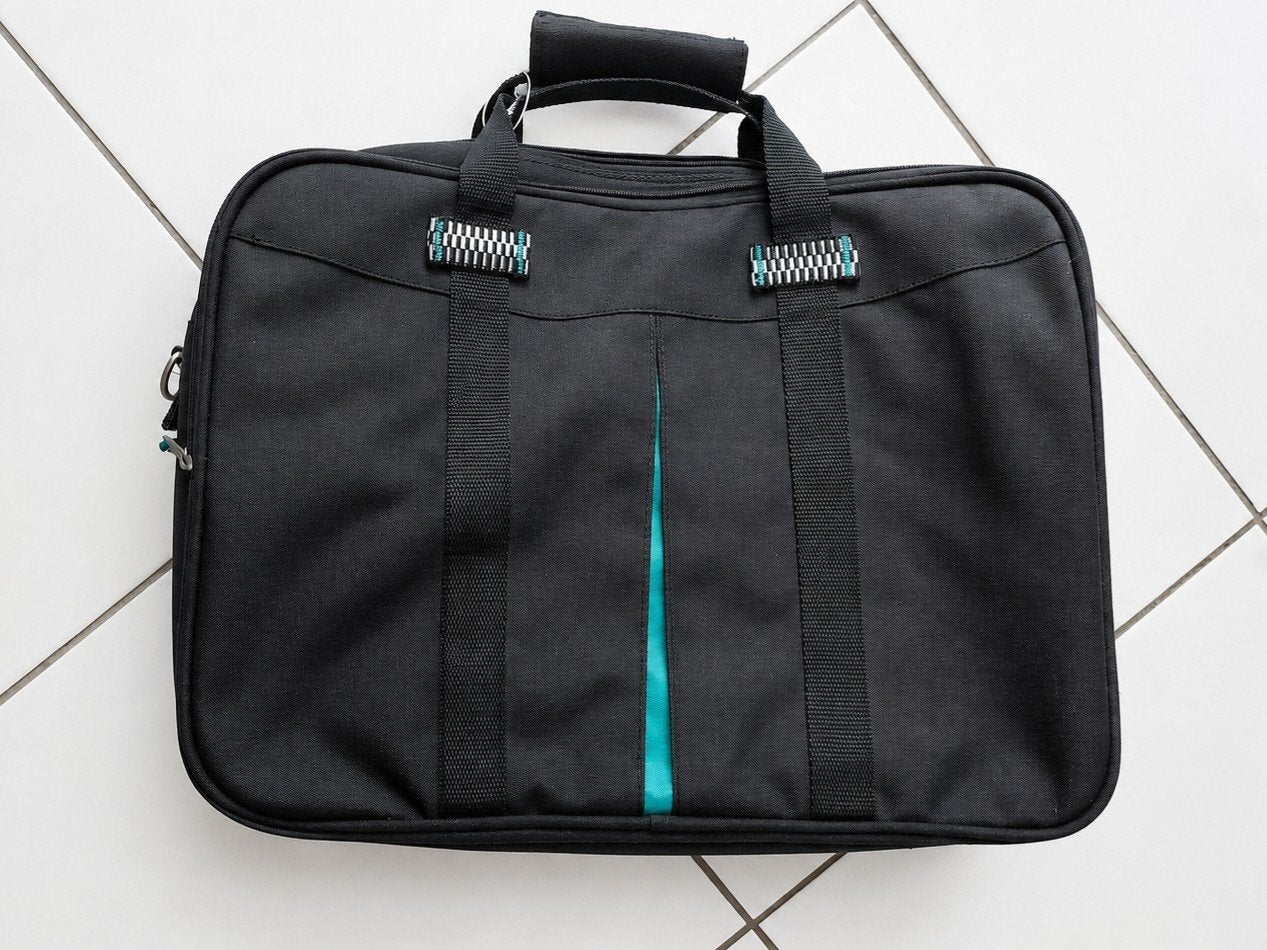 Nieuwe zwarte laptoptas met handvat en schouderriem, Nieuw, Handvat, Ophalen of Verzenden, Zwart