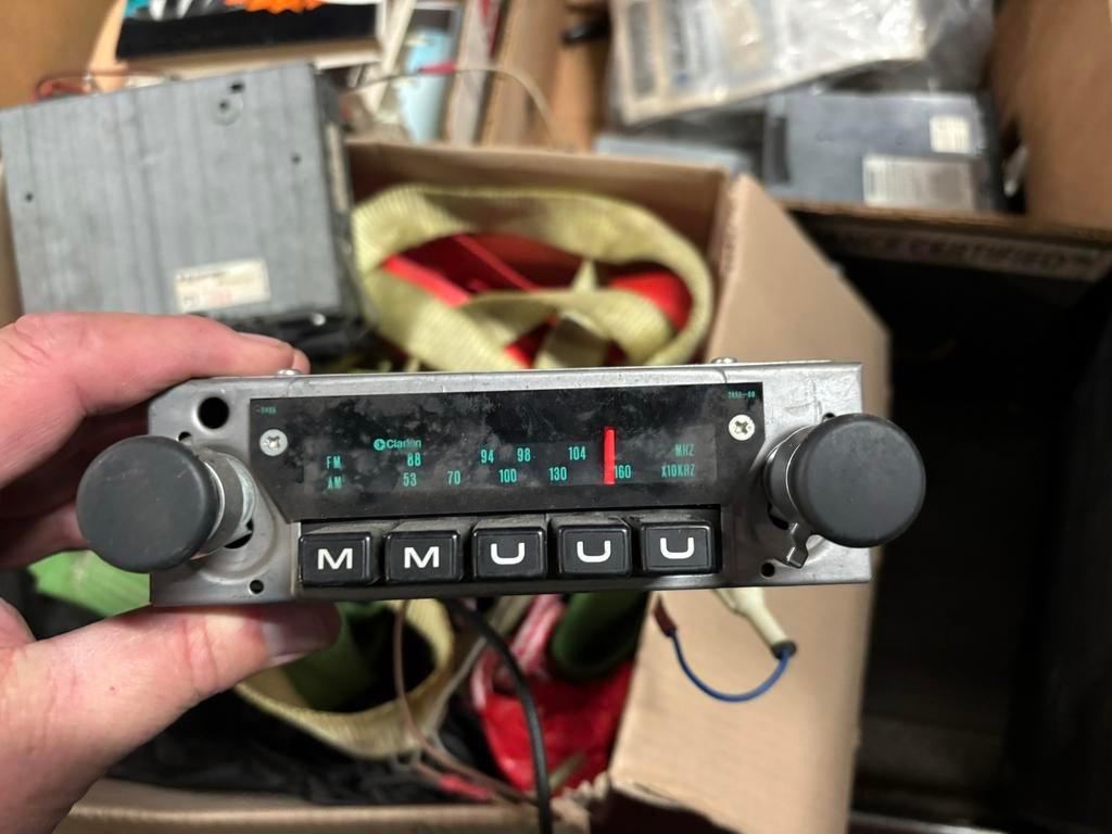 Clarion autoradio RE379A met FM, Ophalen of Verzenden, Gebruikt