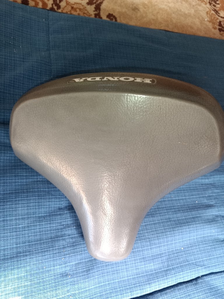 Zadel grijs voor Honda Camino dx, Fietsen en Brommers, Ophalen of Verzenden, Gebruikt, Zadel, Honda camino