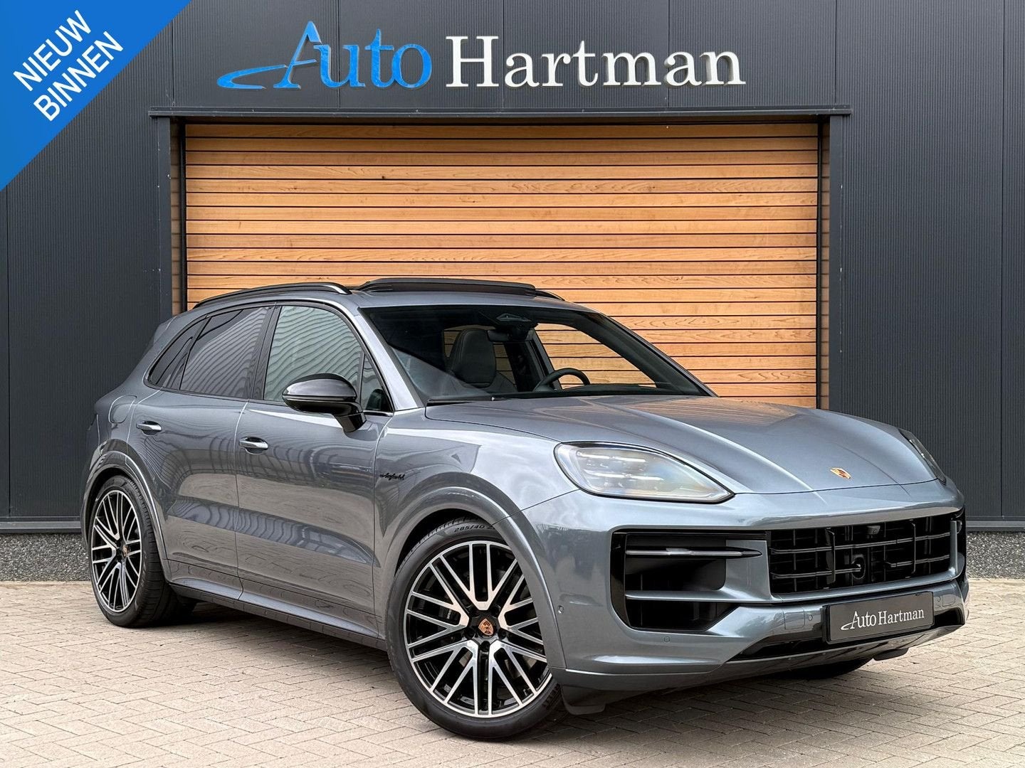 Porsche Cayenne 3.0 E-Hybrid Black Edition SportDesign PANO|, Cayenne, Zwart, 26 kWh, Hybride Elektrisch/Benzine