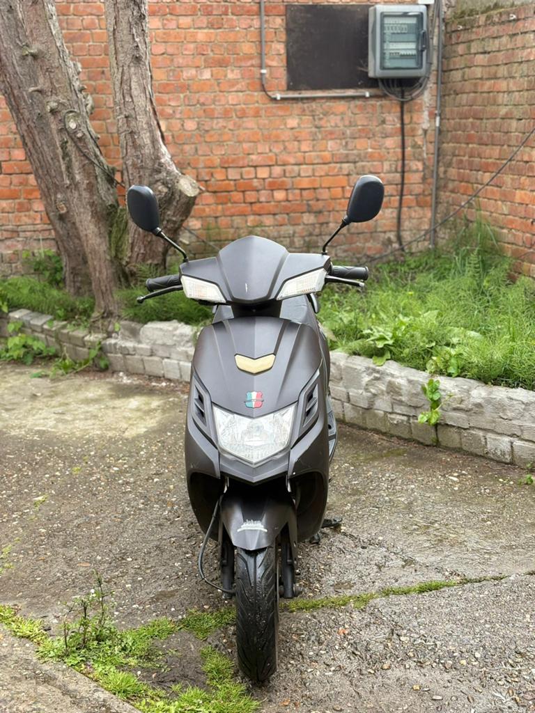 Scooter A klasse Gts 2020 4Takt met alle papieren start rijd, Fietsen en Brommers, Scooters | Peugeot, Ophalen of Verzenden, Zo goed als nieuw