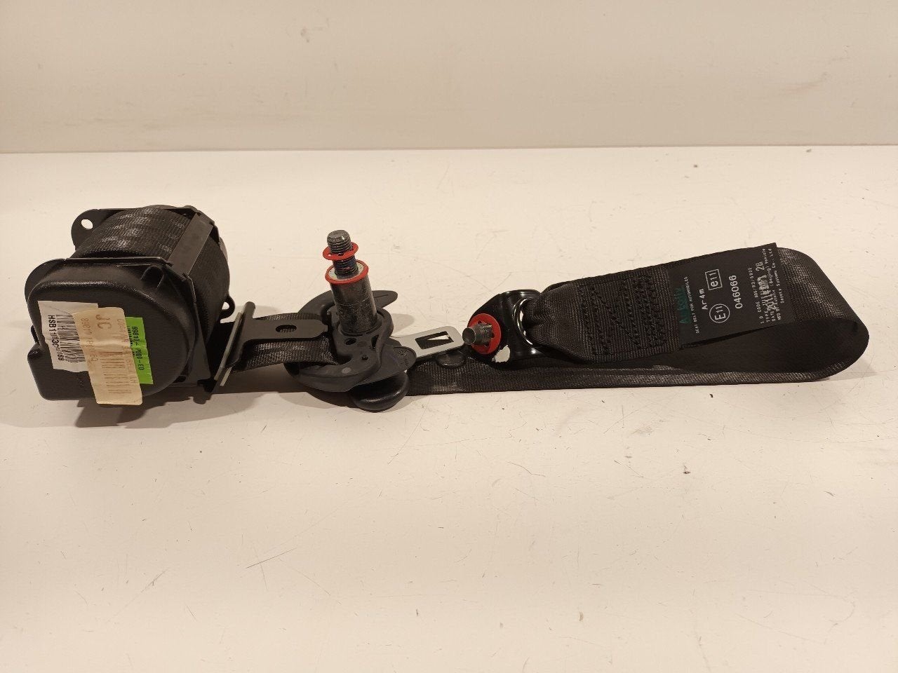 Veiligheidsgordel links achter Hyundai iX 20, Onderdelen@venauto.nl, Van der Ven Autorecycling B.V., Gebruikt, Ettenseweg 76, 4706 PB Roosendaal, The Netherlands