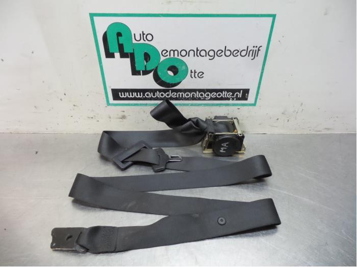 Ceinture de sécurité arrière centre d'un BMW 5-Serie (5-S, -, Utilisé, -, Enlèvement ou Envoi