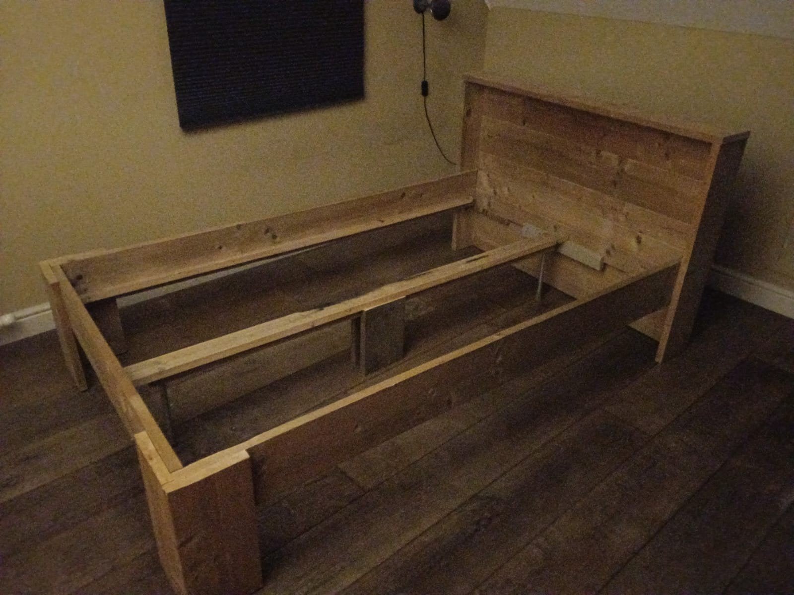 steigerhouten bed 140 x 200, Huis en Inrichting, Ophalen, Twijfelaar