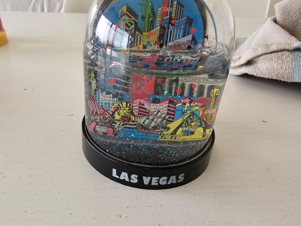 sneeuwbol uit Las Vegas met glitter en casino-afbeeldingen., Ophalen of Verzenden
