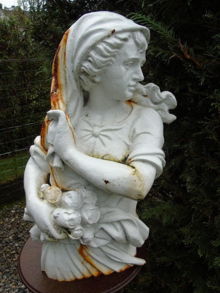 buste d une femme en fonte blanc rouillé ..;, Jardin & Terrasse, Décoration murale de jardin, Enlèvement, Utilisé