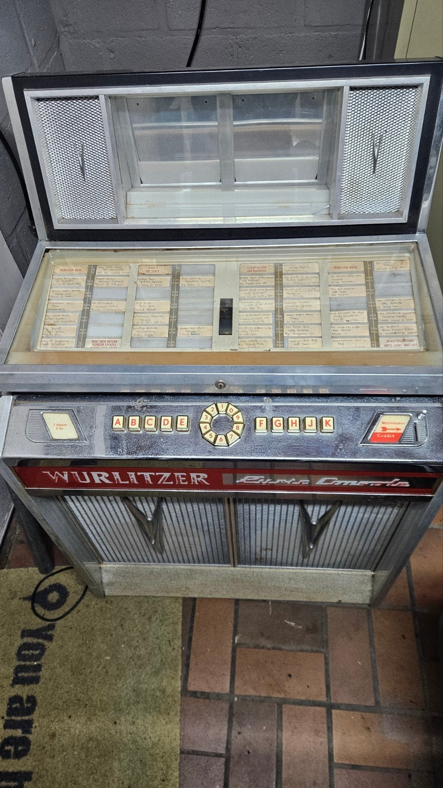 Wurlitzer lyric console jukebox 1965, Ophalen, Wurlitzer