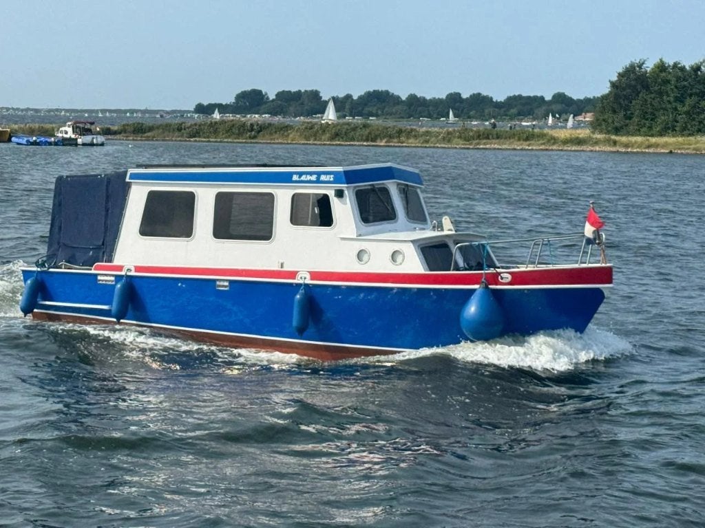 Bateau à moteur de 8 mètres salooncruiser avec hauteur libre, Sports nautiques & Bateaux, Bateaux à moteur & Yachts à moteur, Panneau solaire