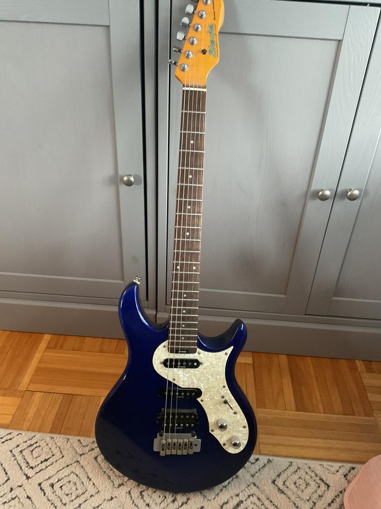 Rare Blade Durango Standard elektrisch blauw, Muziek en Instrumenten, Ophalen, Zo goed als nieuw, Elektrisch, 6-snarig