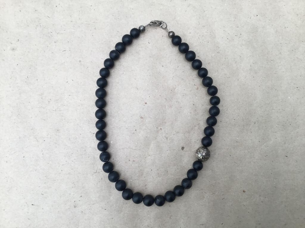 Collier en argent et perles noires mates, Enlèvement ou Envoi, Comme neuf, Noir, Argent