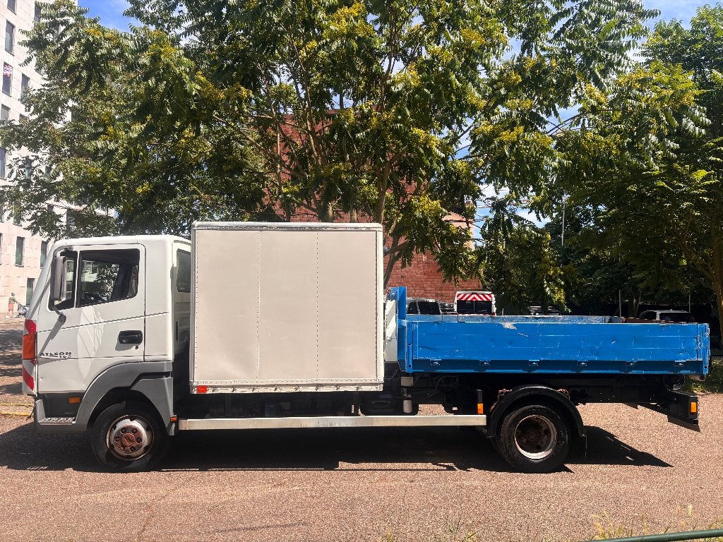 Nissan Atleon 165 Diesel, Auto's, Vrachtwagens, Bedrijf, Te koop, Diesel, 2 deurs, Handgeschakeld, Wit, Zwart, Leder en Stof, Ophalen