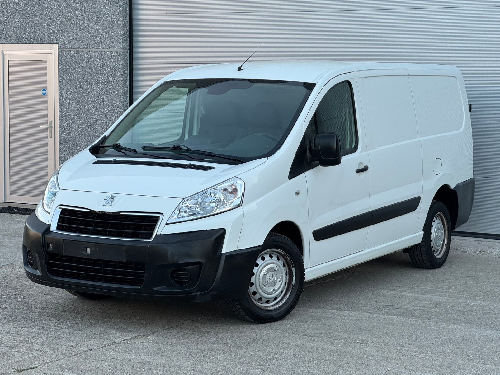 Peugeot Expert Long 2.0HDI 130PK Airco - 3 Zit - 1e Eigenaar, Euro 5, Stof, Zwart, 4 cilinders