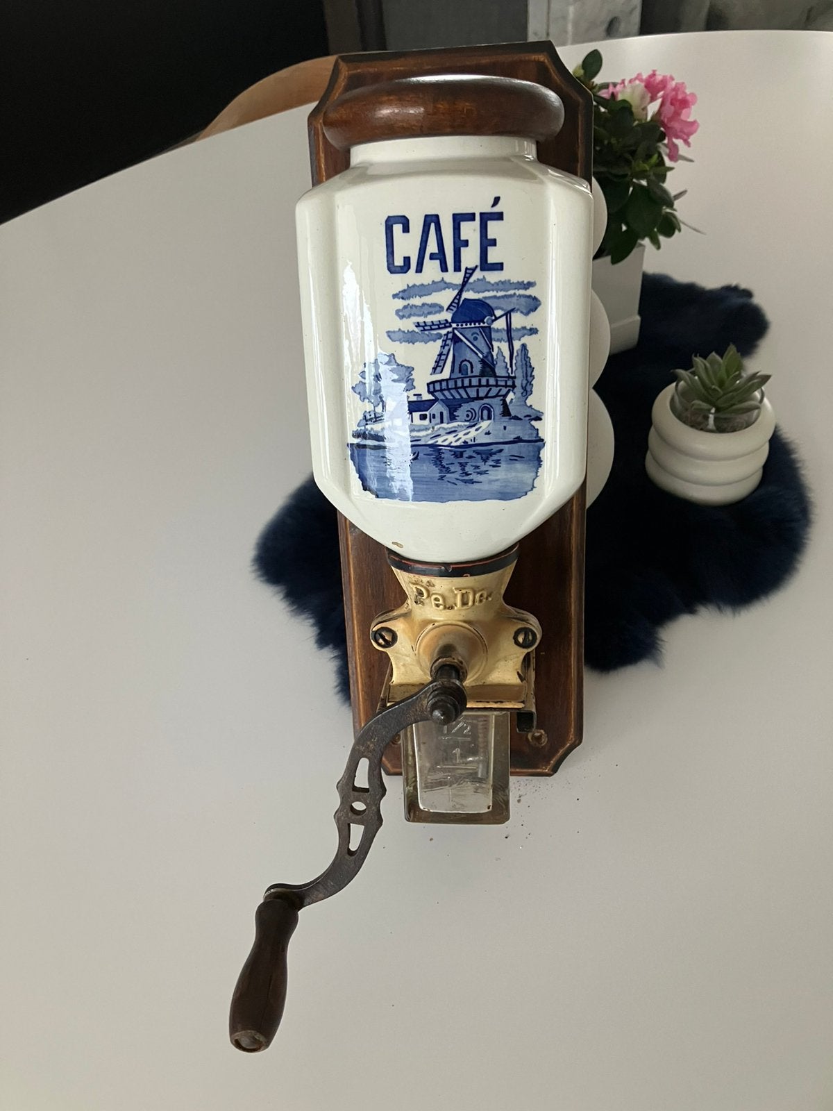 Koffiemolen + dien(hang)bord in delfts blauw, Verzamelen, Ophalen, Gebruikt