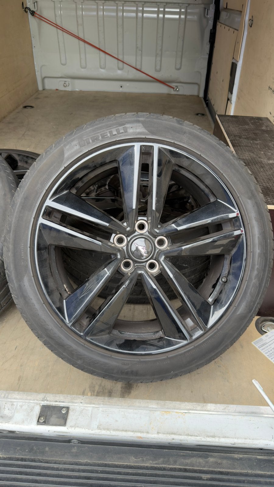 Ford Mustang Velgen + Banden, Auto-onderdelen, Overige, Gebruikt, 255 mm, Banden en Velgen