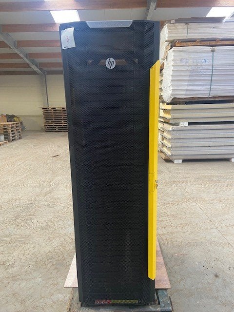 HP STORAGE PATCHKAST +SLEUTELS, Computers en Software, Ophalen, Gebruikt, Geperforeerd, Geperforeerd