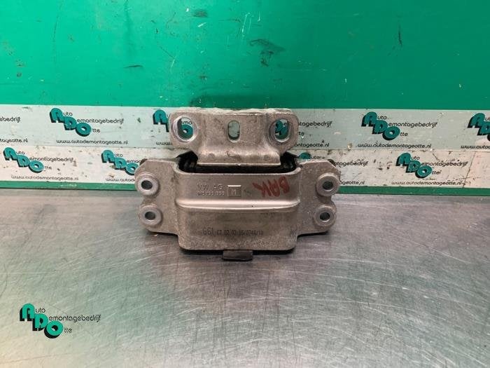 Versnellingsbak Steun van een Volkswagen Caddy (Caddy 10-), Gebruikt, -, Volkswagen, -