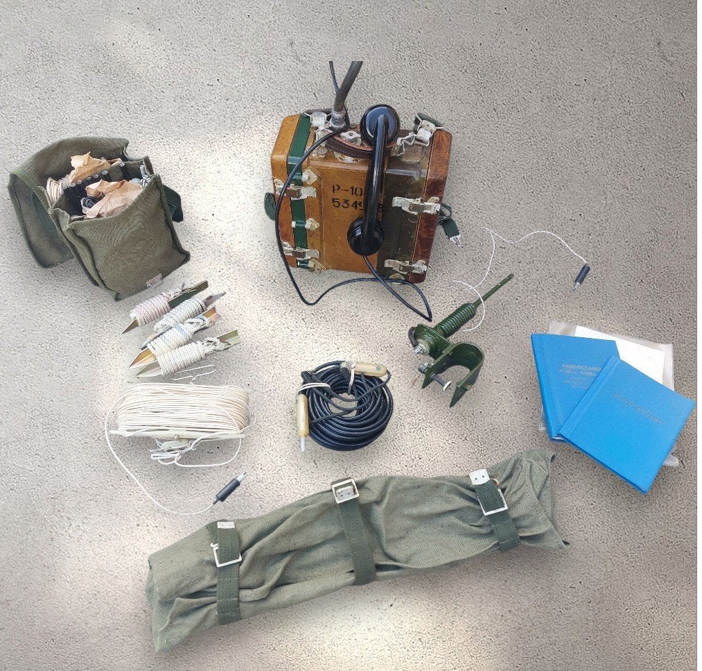 Radio de l'armée soviétique R-108M Set (1967), Collections, Enlèvement ou Envoi