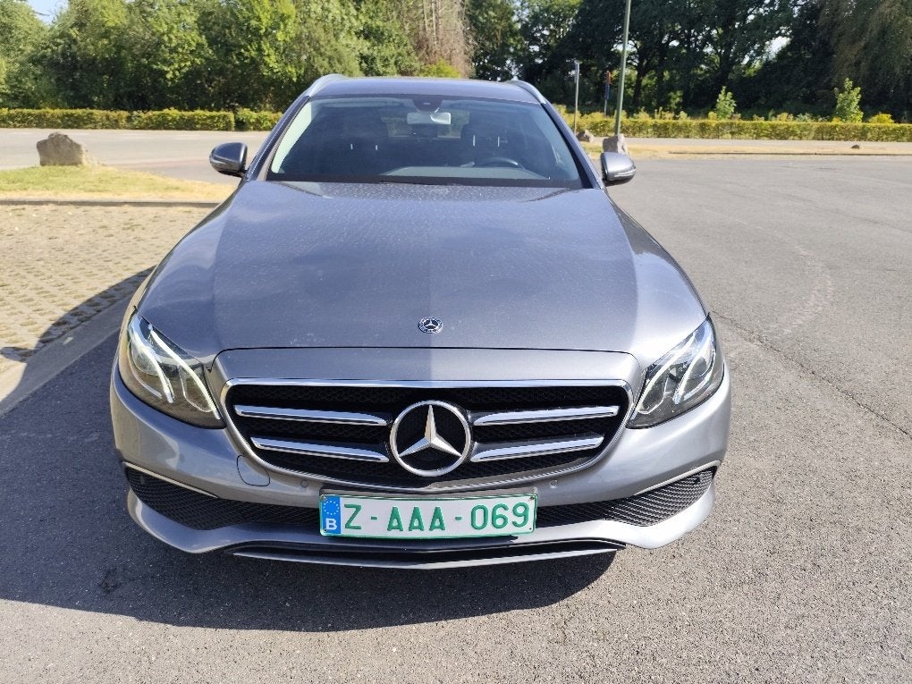 Solution commerciale Mercedes-Benz E200D, 2020, 196094 km, Cuir, Argent ou Gris, Achat, Entreprise